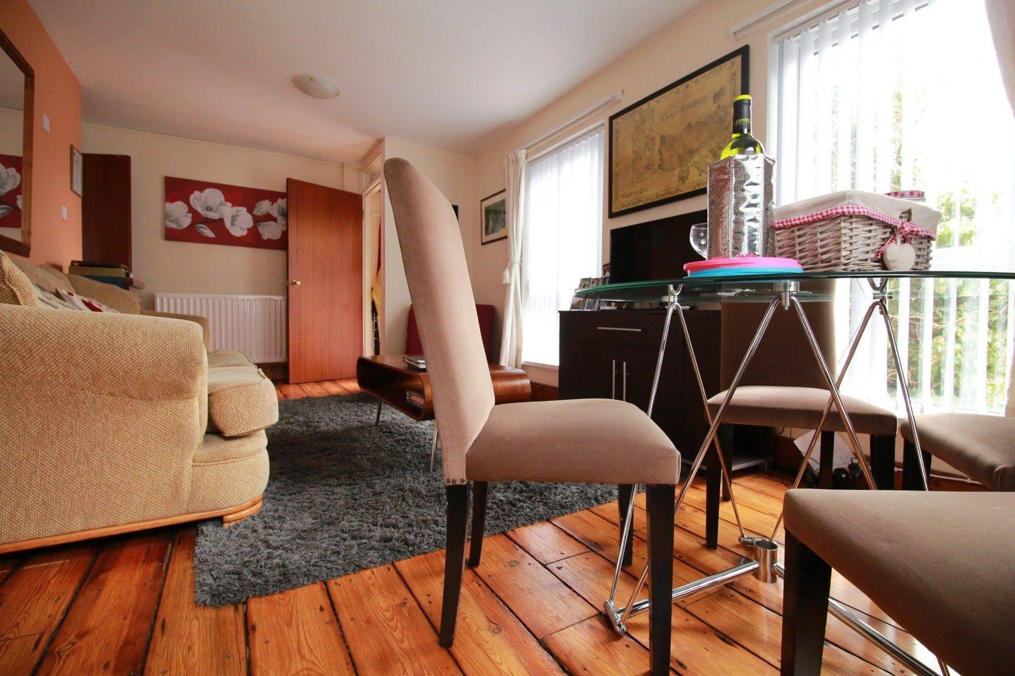 Perfect Central City Location - Parking - 3 Beds - 2 Bedrooms Belfast Zewnętrze zdjęcie