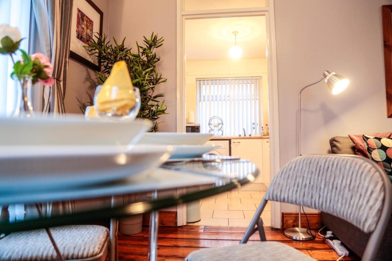 Perfect Central City Location - Parking - 3 Beds - 2 Bedrooms Belfast Zewnętrze zdjęcie