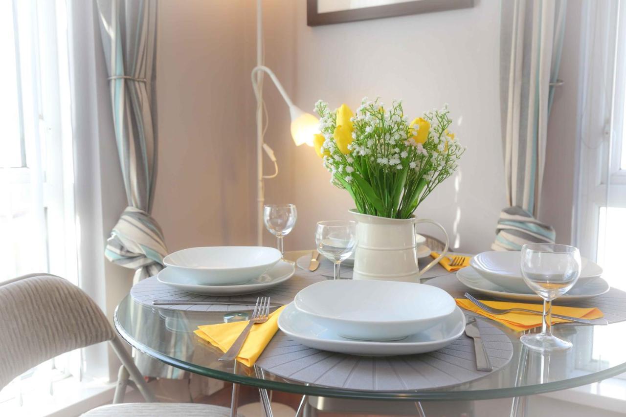 Perfect Central City Location - Parking - 3 Beds - 2 Bedrooms Belfast Zewnętrze zdjęcie